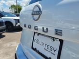 Thumbnail of 2025 Everest White Pearl Nissan Rogue