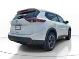 Thumbnail of 2025 Everest White Pearl Nissan Rogue