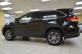 Thumbnail of 2017 Black Toyota Highlander