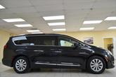 Thumbnail of 2018 Black Chrysler Pacifica