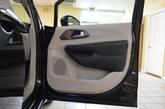 Thumbnail of 2018 Black Chrysler Pacifica