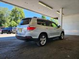 Thumbnail of 2013 Classic Silver Metallic Toyota Highlander