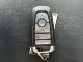 Thumbnail of 2018 White Platinum Metallic Tri-Coat Ford Explorer
