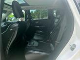 Thumbnail of 2019 Bright White Clearcoat Jeep Cherokee