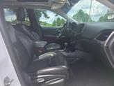 Thumbnail of 2019 Bright White Clearcoat Jeep Cherokee
