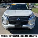 Photo of 2022 White Diamond Mitsubishi Outlander