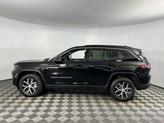 Thumbnail of 2024 Diamond Black Crystal Pearlcoat Jeep Grand Cherokee