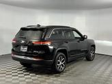 Thumbnail of 2024 Diamond Black Crystal Pearlcoat Jeep Grand Cherokee