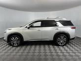 Thumbnail of 2022 Brilliant Silver Metallic Nissan Pathfinder