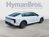 Thumbnail of 2025 Snow White Pearl Kia K4