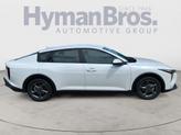 Thumbnail of 2025 Snow White Pearl Kia K4