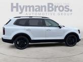Thumbnail of 2025 Glacial White Pearl Kia Telluride