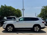 Thumbnail of 2025 Opal White Pearl Effect Volkswagen Atlas
