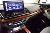 Thumbnail of 2022 Glacier White Metallic Audi Q5