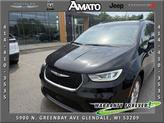 Photo of 2022 Brilliant Black Crystal Pearlcoat Chrysler Pacifica