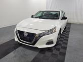 Thumbnail of 2019 Pearl White Tricoat Nissan Altima