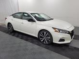 Thumbnail of 2019 Pearl White Tricoat Nissan Altima