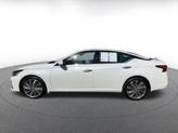 Thumbnail of 2024 Pearl White Tricoat Nissan Altima