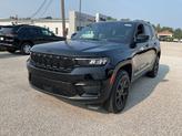 Thumbnail of 2025 Diamond Black Crystal Pearlcoat Jeep Grand Cherokee