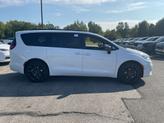 Thumbnail of 2026 Bright White Clearcoat Chrysler Pacifica