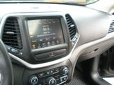 Thumbnail of 2016 Brilliant Black Crystal Pearl Jeep Cherokee