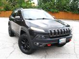 Thumbnail of 2016 Brilliant Black Crystal Pearl Jeep Cherokee