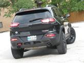 Thumbnail of 2016 Brilliant Black Crystal Pearl Jeep Cherokee