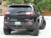 Thumbnail of 2016 Brilliant Black Crystal Pearl Jeep Cherokee
