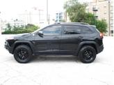 Thumbnail of 2016 Brilliant Black Crystal Pearl Jeep Cherokee