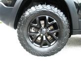 Thumbnail of 2016 Brilliant Black Crystal Pearl Jeep Cherokee