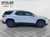 Thumbnail of 2023 Iridescent Pearl Tricoat Chevrolet Traverse