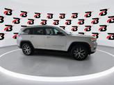 Thumbnail of 2025 Bright White Clearcoat Jeep Grand Cherokee