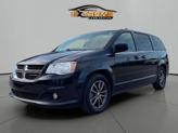 Photo of 2017 Black Onyx Crystal Pearlcoat Dodge Grand Caravan