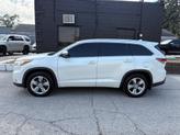 Thumbnail of 2014 Blizzard Pearl Toyota Highlander
