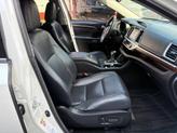 Thumbnail of 2014 Blizzard Pearl Toyota Highlander