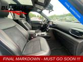 Thumbnail of 2022 Star White Ford Explorer