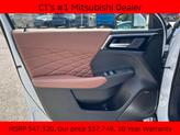 Thumbnail of 2025 White Diamond / Black Mitsubishi Outlander