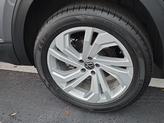 Thumbnail of 2022 Platinum Gray Metallic Volkswagen Atlas