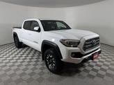 Photo of 2017 Super White Toyota Tacoma