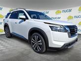 Photo of 2025 Everest White P Nissan Pathfinder