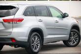 Thumbnail of 2018 Celestial Silver Metallic Toyota Highlander