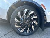 Thumbnail of 2025 White Platinum Clearcoat Metallic Lincoln Nautilus