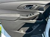 Thumbnail of 2023 Iridescent Pearl Tricoat Chevrolet Traverse