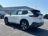 Thumbnail of 2023 Pearl White Tricoat/Super Black Nissan Rogue