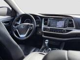Thumbnail of 2018 Blizzard Pearl Toyota Highlander