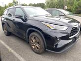 Photo of 2023 Midnight Black Metallic Toyota Highlander Hybrid