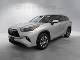 Thumbnail of 2023 Celestial Silver Metallic Toyota Highlander