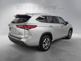 Thumbnail of 2023 Celestial Silver Metallic Toyota Highlander
