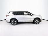 Thumbnail of 2025 Alloy Silver Metallic Mitsubishi Outlander