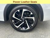 Thumbnail of 2022 White Diamond Mitsubishi Outlander